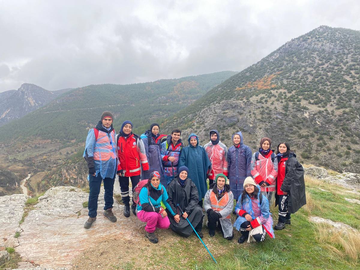 Medikal Kurtarma Topluluğundan Emet İkitaş Kanyon unda Doğa Yürüyüşü