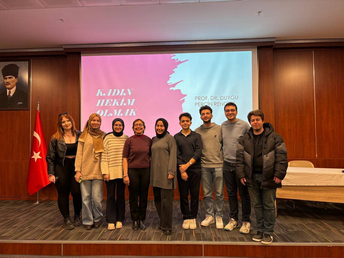 Tıp Öğrencileri Birliği Topluluğundan Kadın Hekim Olmak adlı söyleşi