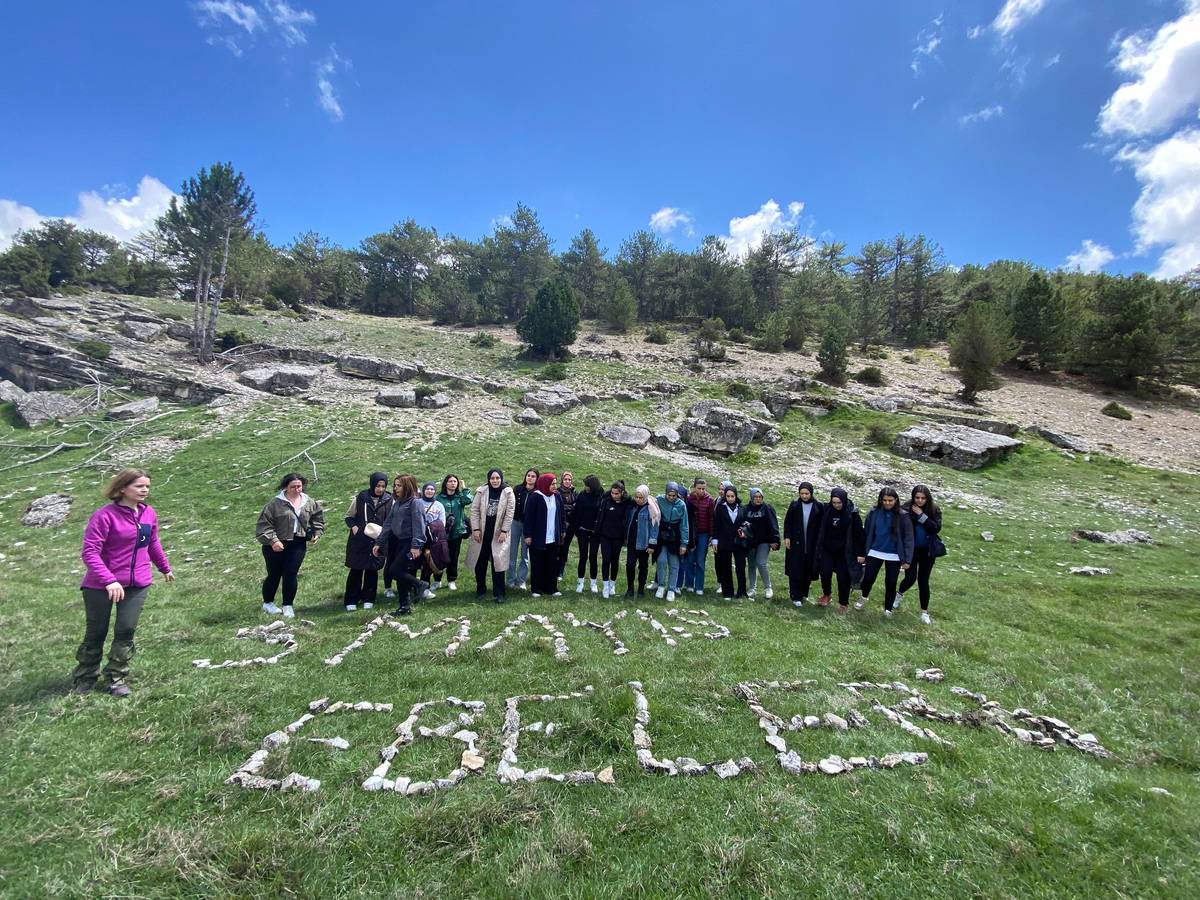 Ebelik Topluluğundan Ebeler Gününe Özel Yürüyüş