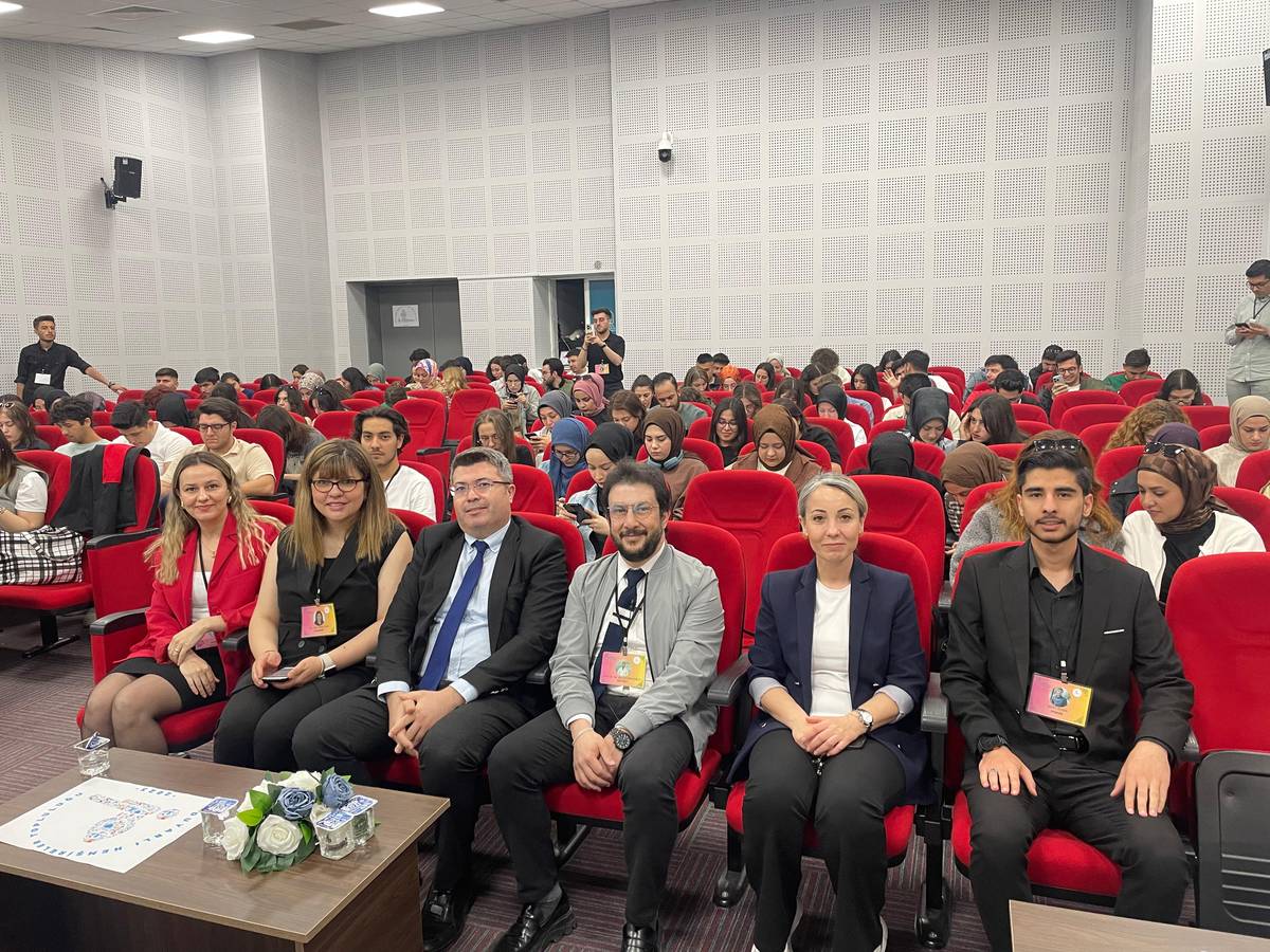 Duyarlı Hemşireler Topluluğu ndan Hemşirelere Yönelik Temel EKG Eğitimi