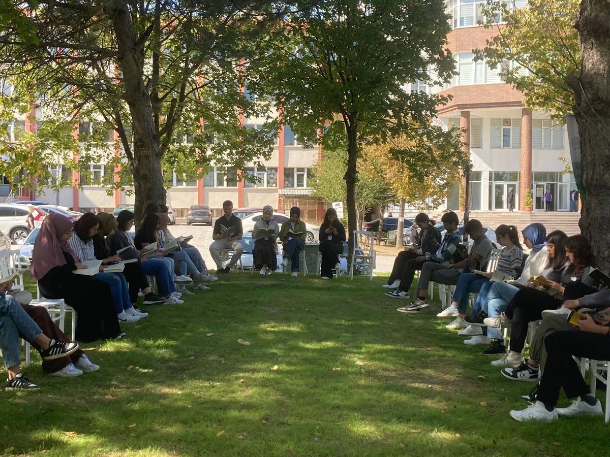 Düşünce ve Sanat Topluluğu ile Genç TEMA dan Kitap Okuma Etkinliği