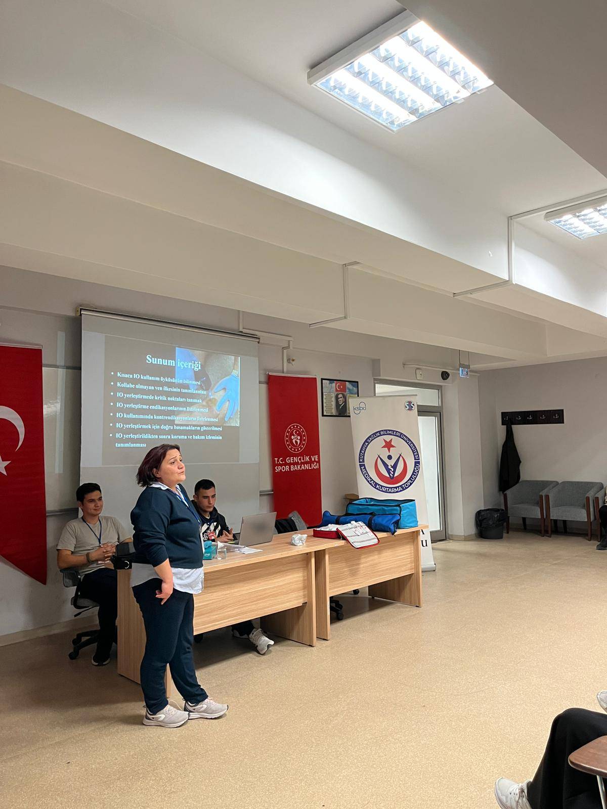 MEKUT Öğrencileri Damar Yolu Eğitiminde