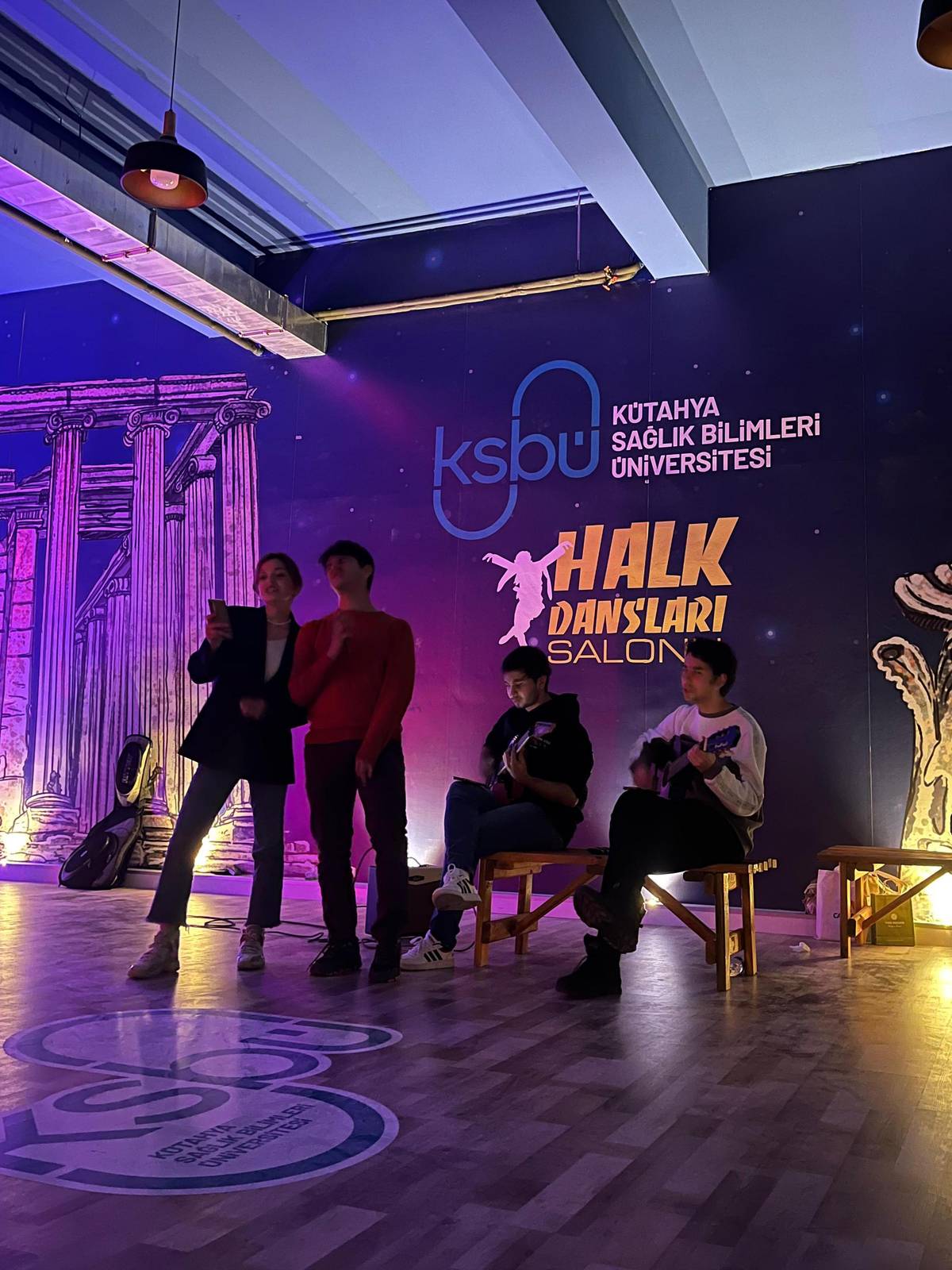 Tıp Öğrencileri Birliği Topluluğundan Karaoke Gecesi