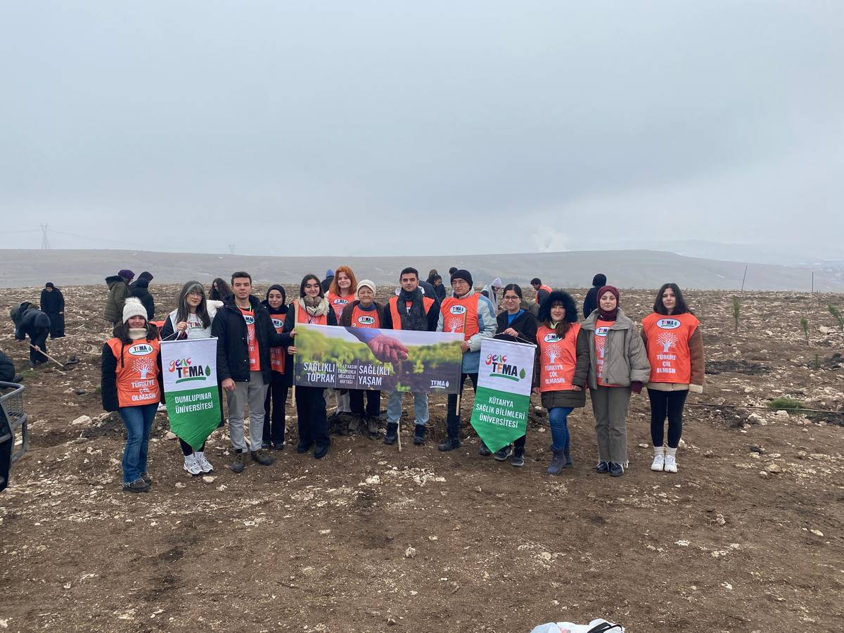 Genç TEMA ve Kütahya Orman İşletme Müdürlüğünden Fidan Dikimi Etkinliği