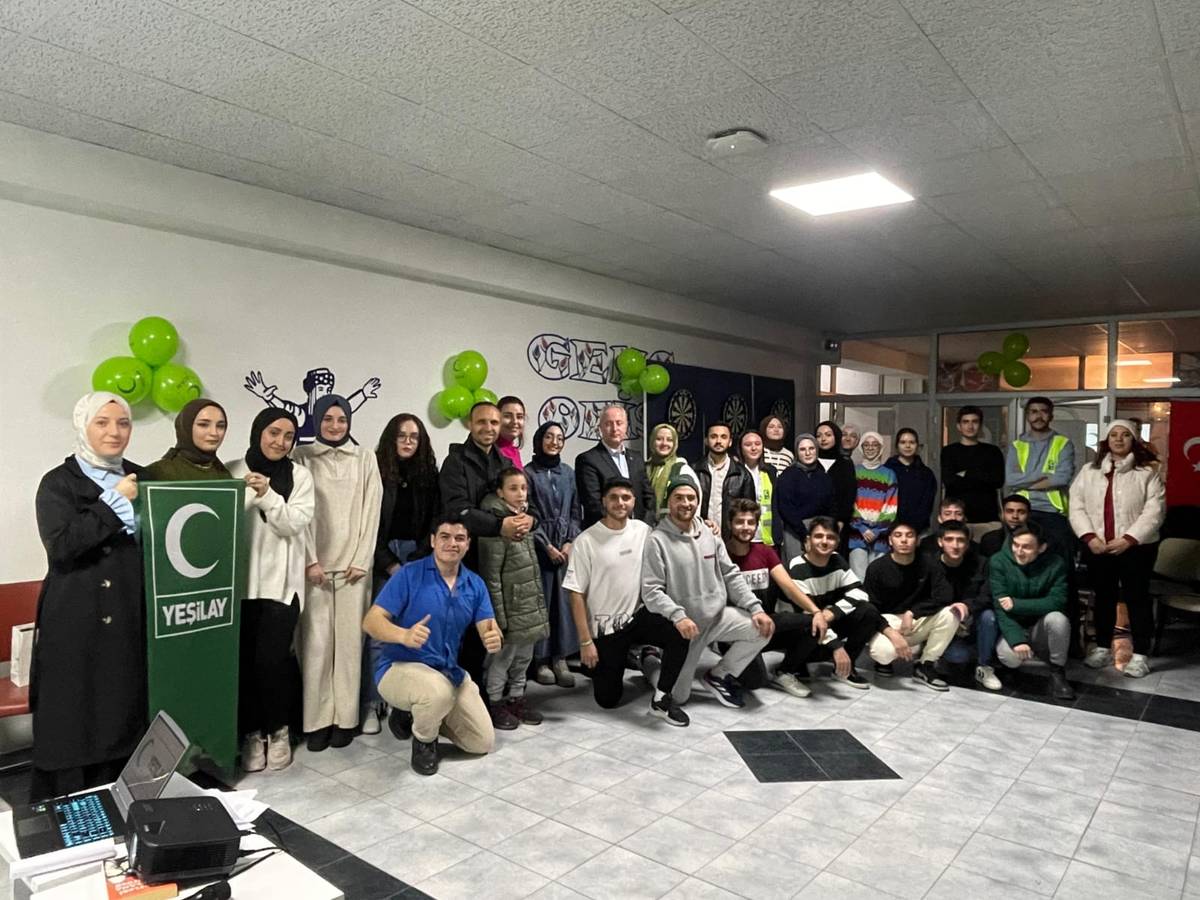 Genç YEŞİLAY dan Gönüllüler Gününe Özel Etkinlik