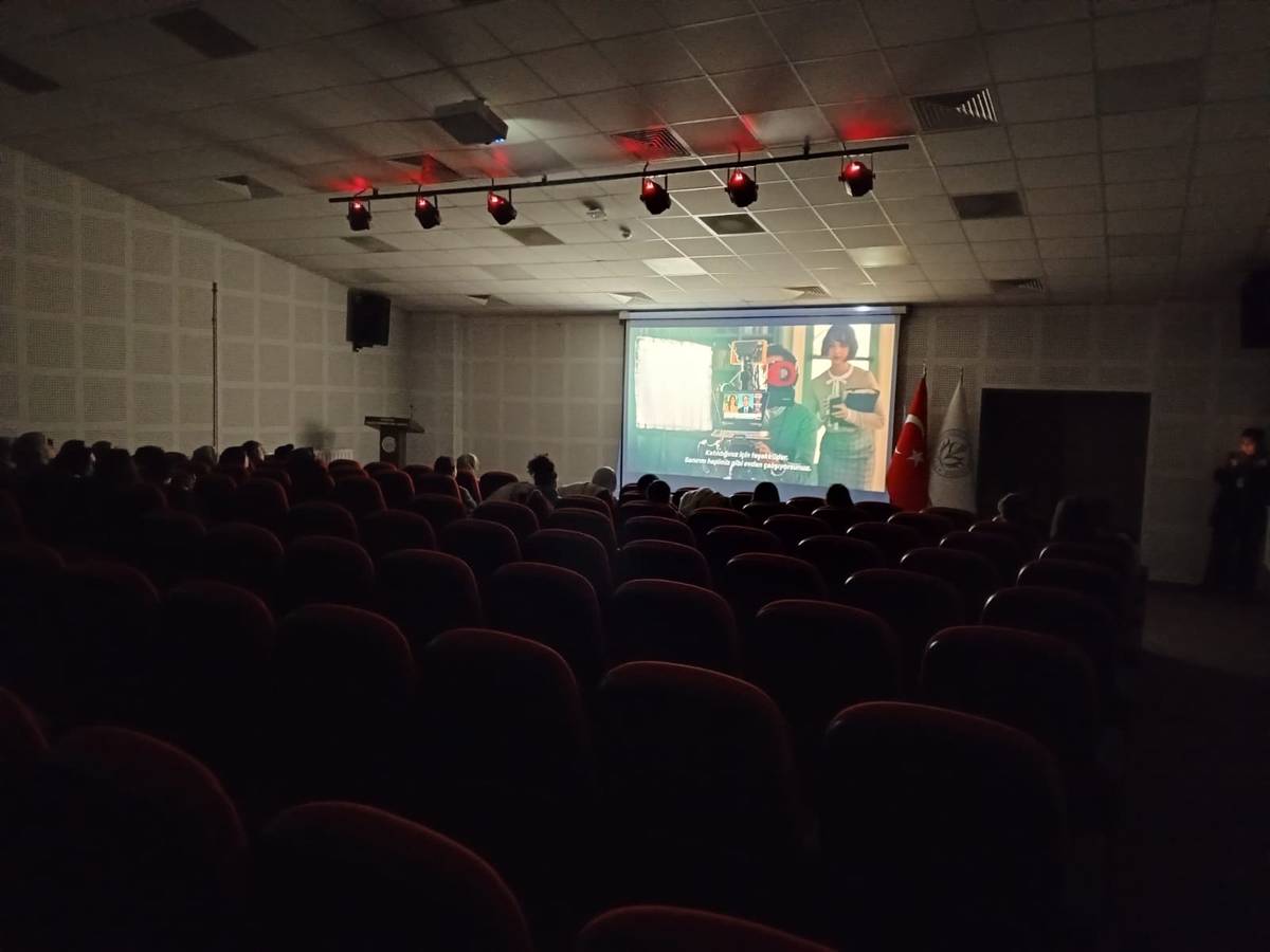 Genç Tema Topluluğundan Film İzleme Etkinliği