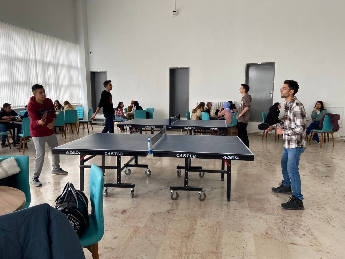 Fiziksel Aktivite ve Spor Topluluğu Öğrencilerinden Satranç ve Masa Tenisi Turnuvası