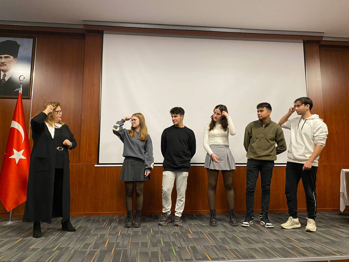 Tıp Öğrencileri Birliği Tarafından İki Elin Sesi adlı Eğitim Gerçekleştirildi