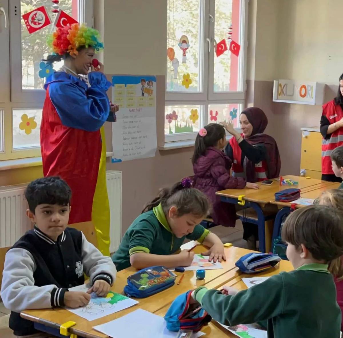 Üniversitemiz Genç Kızılay Topluluğu  Fuat Paşa Ortaokulu nda Kızılaycılık Eğitimi Gerçekleştirdi