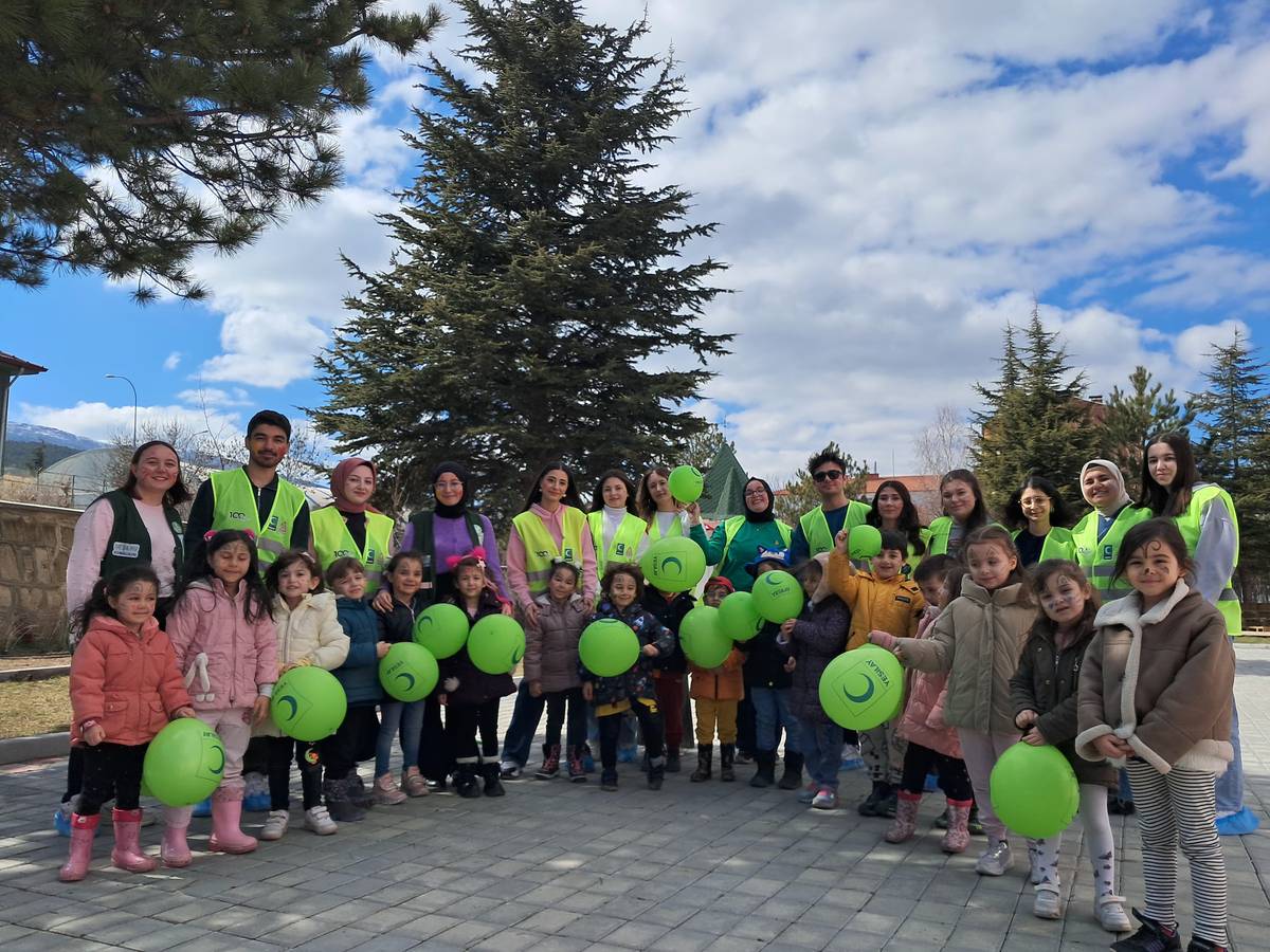 Nesrin Güral Anaokulu Öğrencilerinden Yeşilay Haftasına Destek