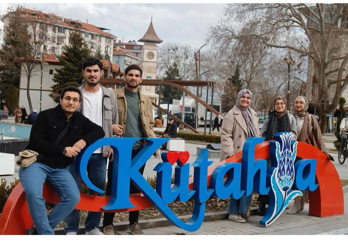 Üniversitemiz Sağlık ve İyilik Hareketi Topluluğu, Osmangazi Üniversitesi Sağlık ve İyilik Hareketi Topluluğu ile Kütahya’da Bir Araya Geldi