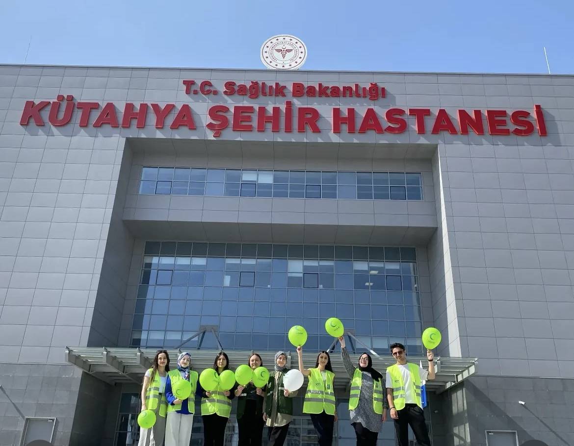 Genç Yeşilay Topluluk Öğrencilerinden 23 Nisan’da Anlamlı Ziyaret