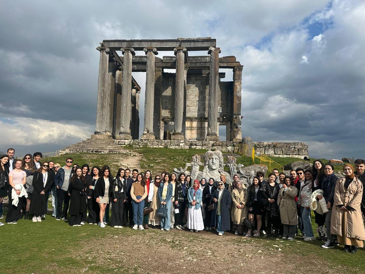 Bilimsel Araştırma Topluluğundan Aizanoi Antik Kentine Gezi