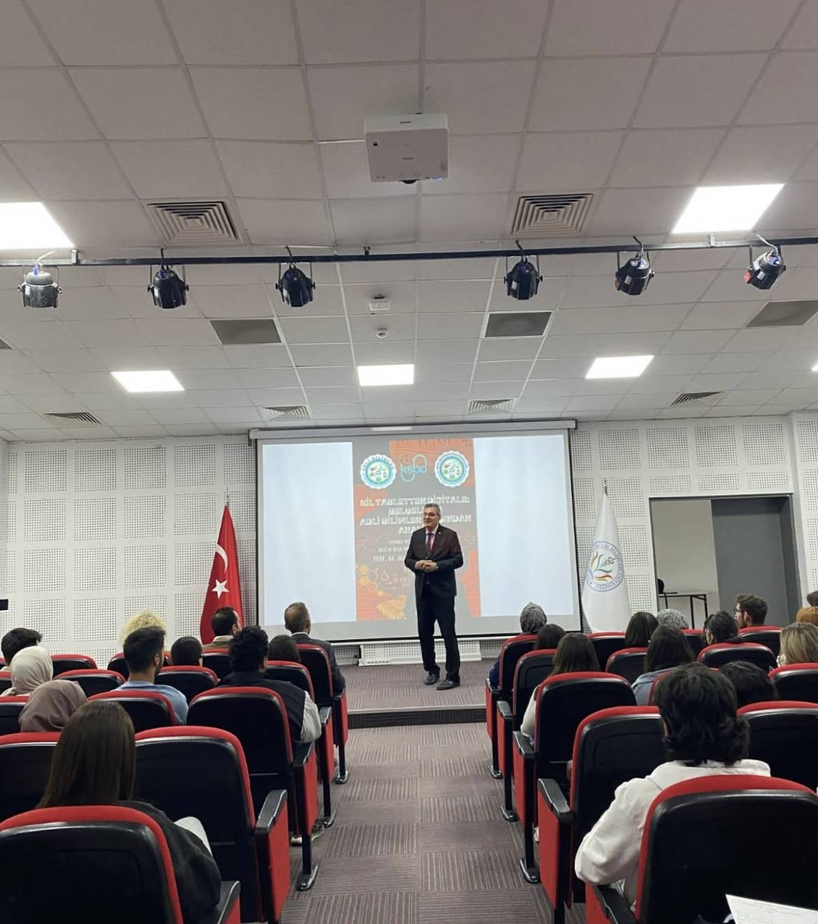 Genç Adli Bilimciler Topluluğundan Adli Bilimler Farkındalık Semineri Düzenlendi