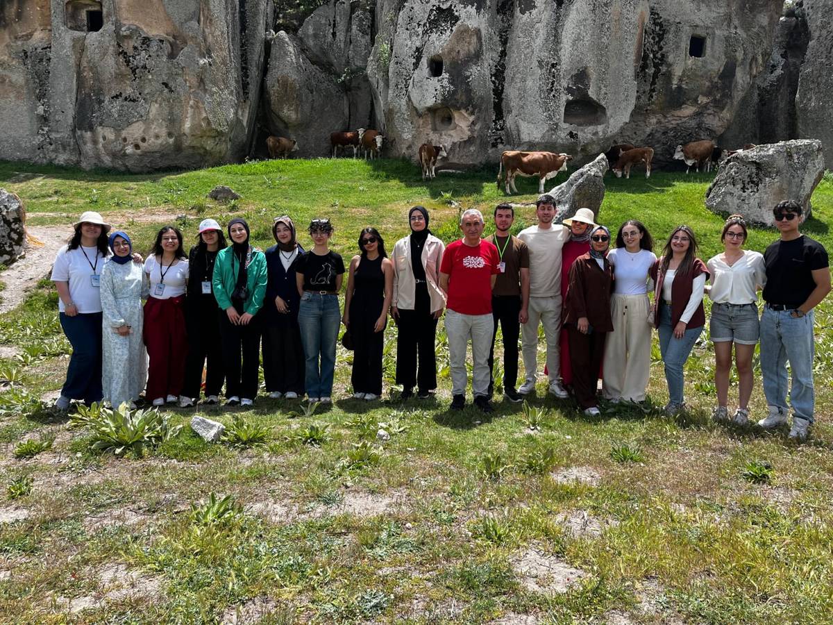 Genç TEMA Topluluğu’ndan Ayazini Mağarası’na Doğa ve Tarih Gezisi