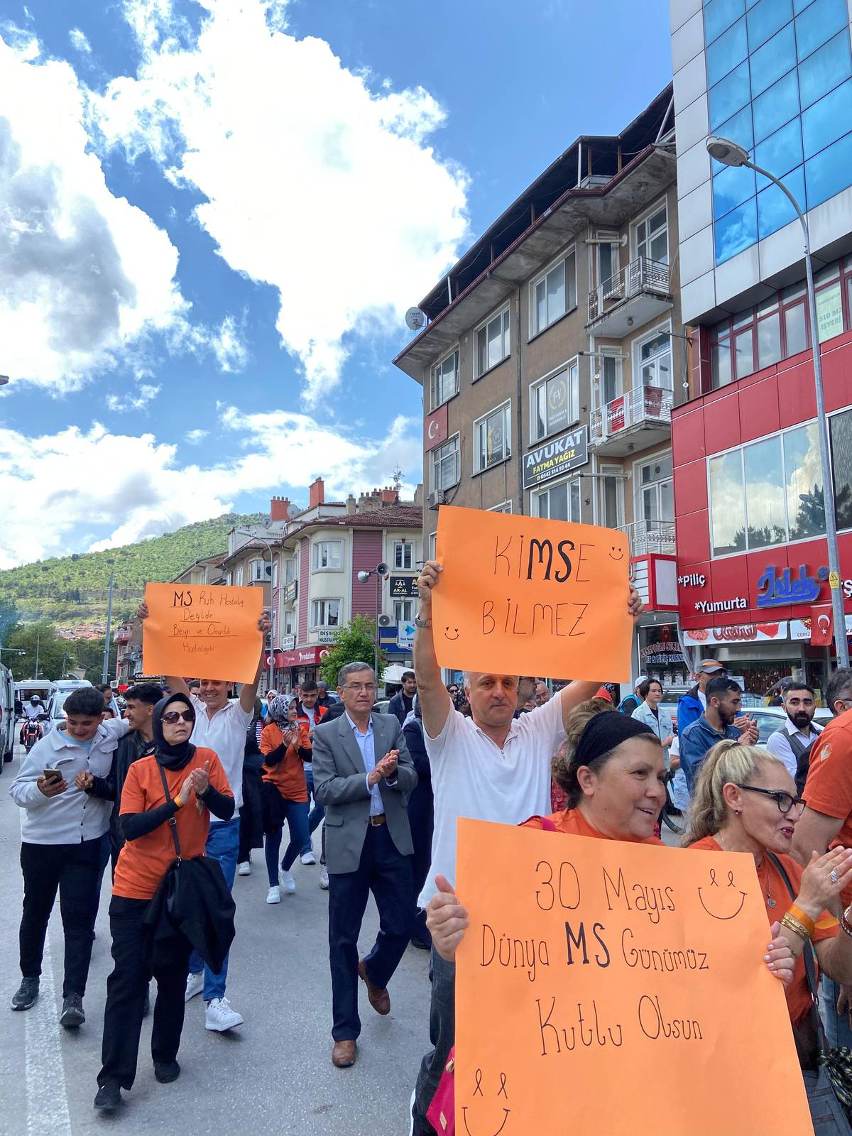 MS Farkındalık Yürüyüşü ile Umut Adımları Atıldı