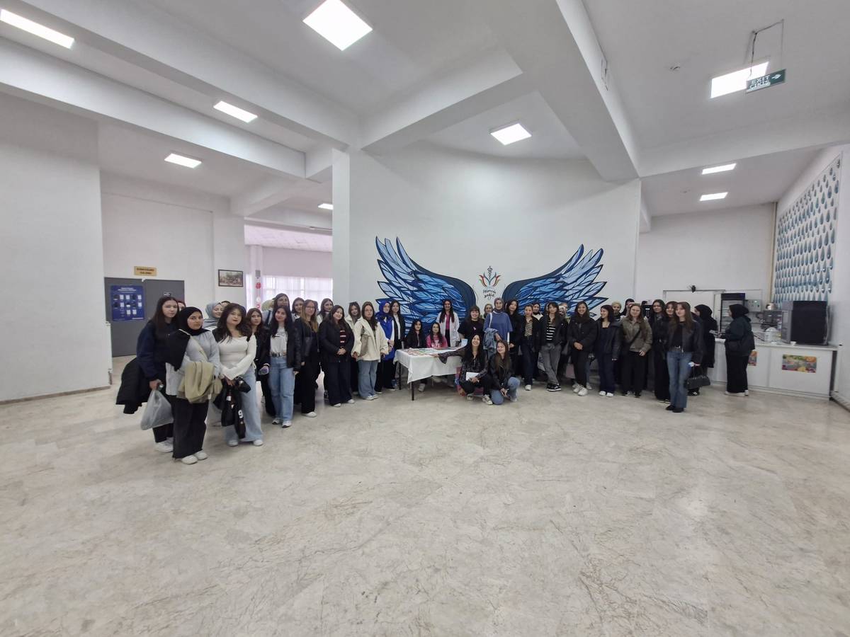 KSBÜ’de Meme Kanseri Farkındalığı İçin Kurabiye Süsleme Etkinliği Düzenlendi