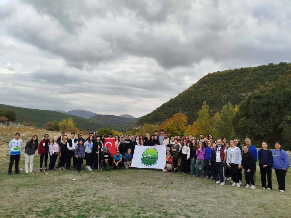 Yeni Rotalar Topluluk Öğrencilerinden Gelinkaya - Alaoğlu Köyüne Doğa Yürüyüşü