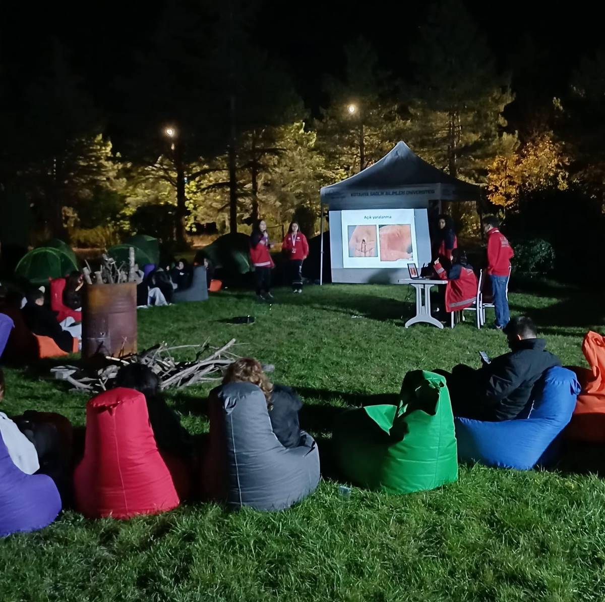 Kampüste Kamp Etkinliği: Doğayla İç İçe Bir Deneyim
