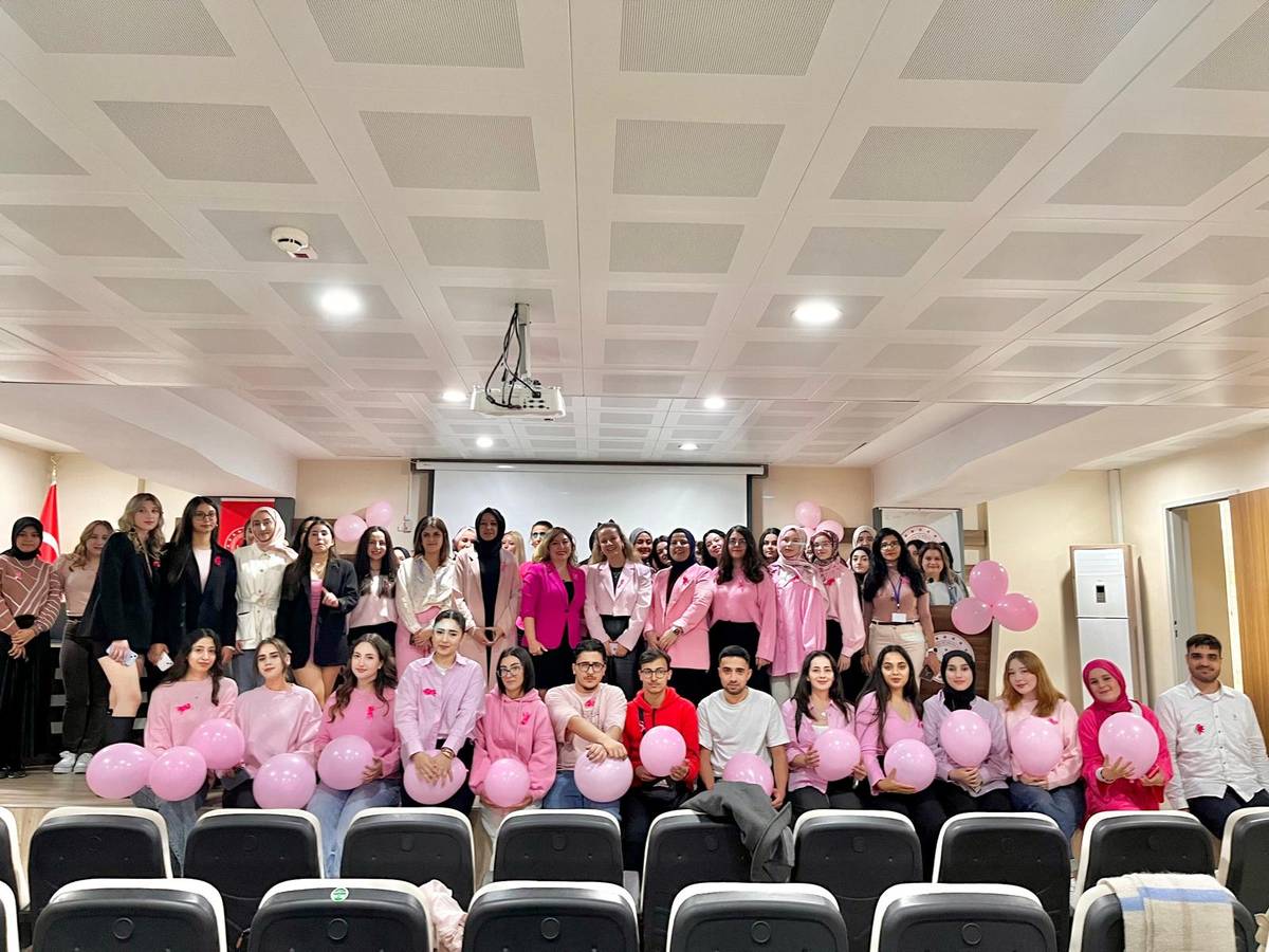 Sosyal Hizmet Topluluğu’ndan “Sosyal Hizmet Perspektifinden Meme Kanserine Bakış”