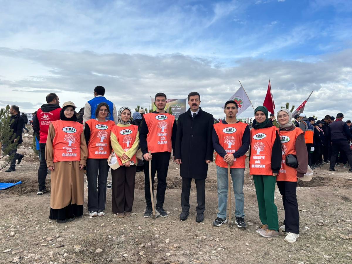 Genç TEMA Topluluğundan “Bir Fidan Bin Nefes” Etkinliği