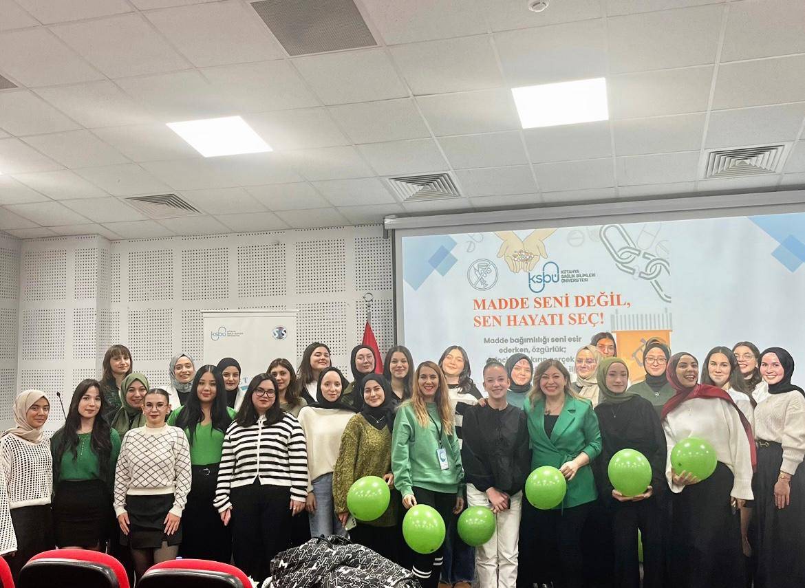 Sosyal Hizmet Topluluğu Tarafından Bağımlılık Türleri ve Sosyal Hizmet Müdahaleleri Eğitimi Düzenlendi